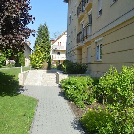 Telepes Apartman Будапеща Екстериор снимка